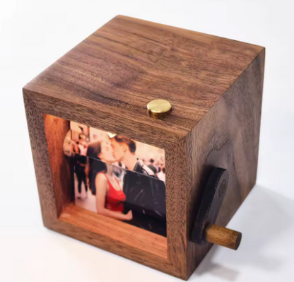 Caja de fotos personalizada con manivela