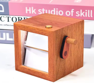 Caja de fotos personalizada con manivela